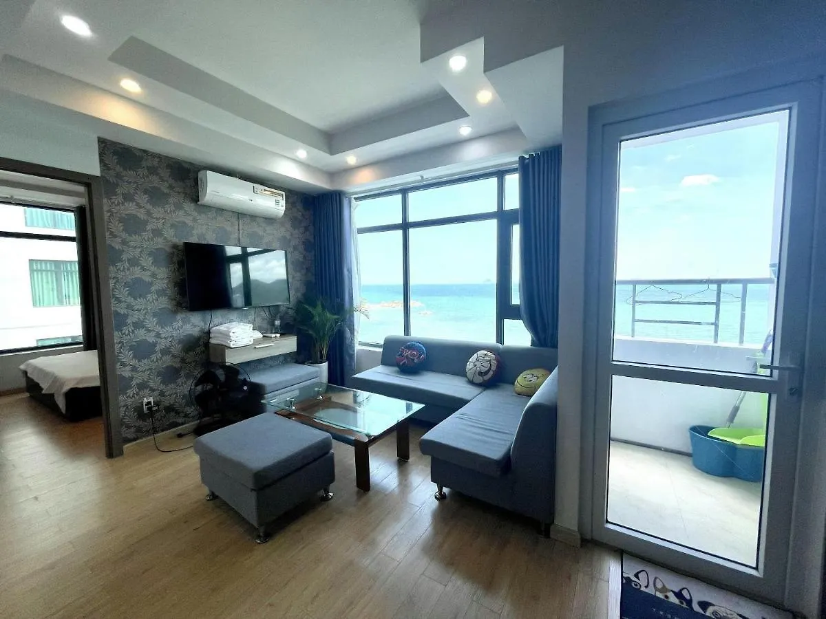 Royal Nha Trang Beachfront Apartment 0*,